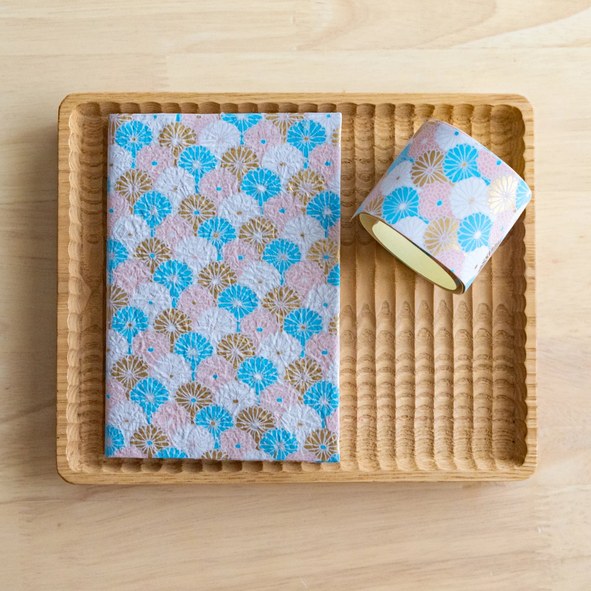 Sky Blossom Pastel Chrysanthemum Hand-Dy, variant 7: close-up detail of product finish work with full visual clarity