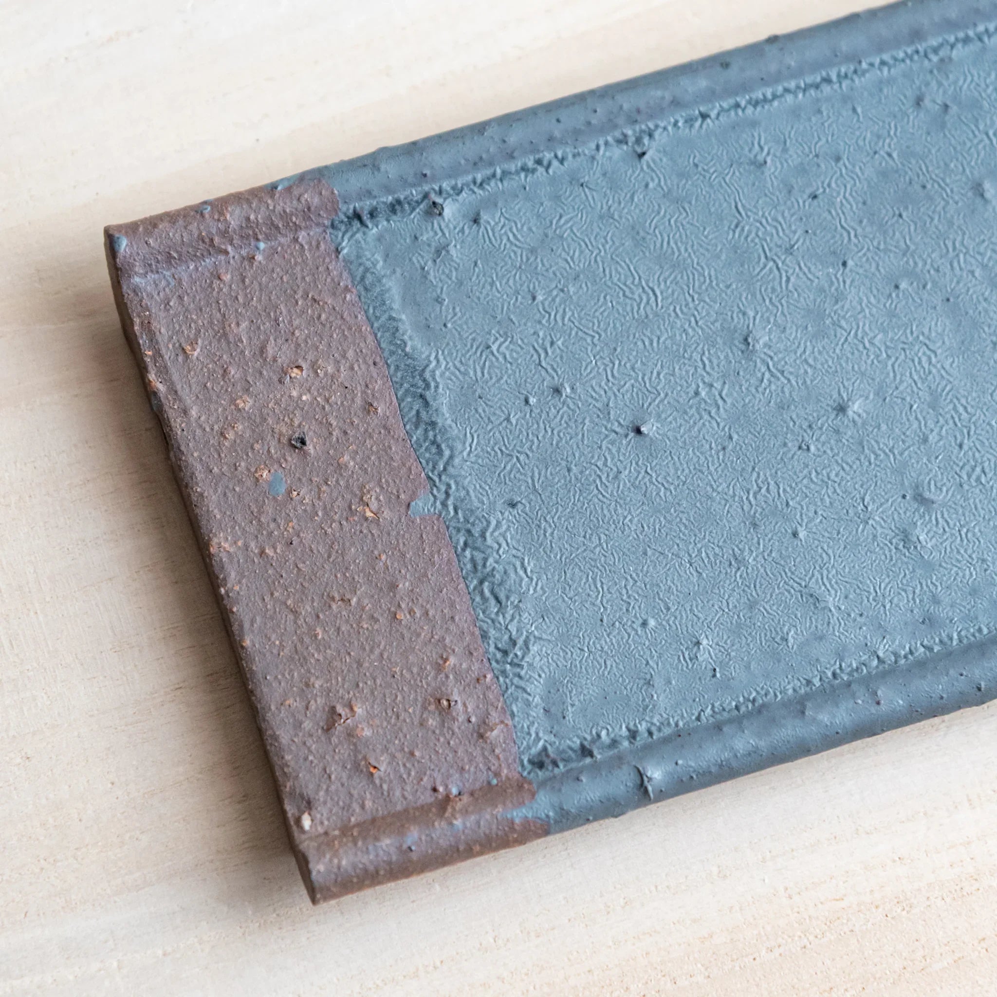 Echizen Kawara silver gray ceramic pen tray with four slots shown in composition shown in detail product composition view