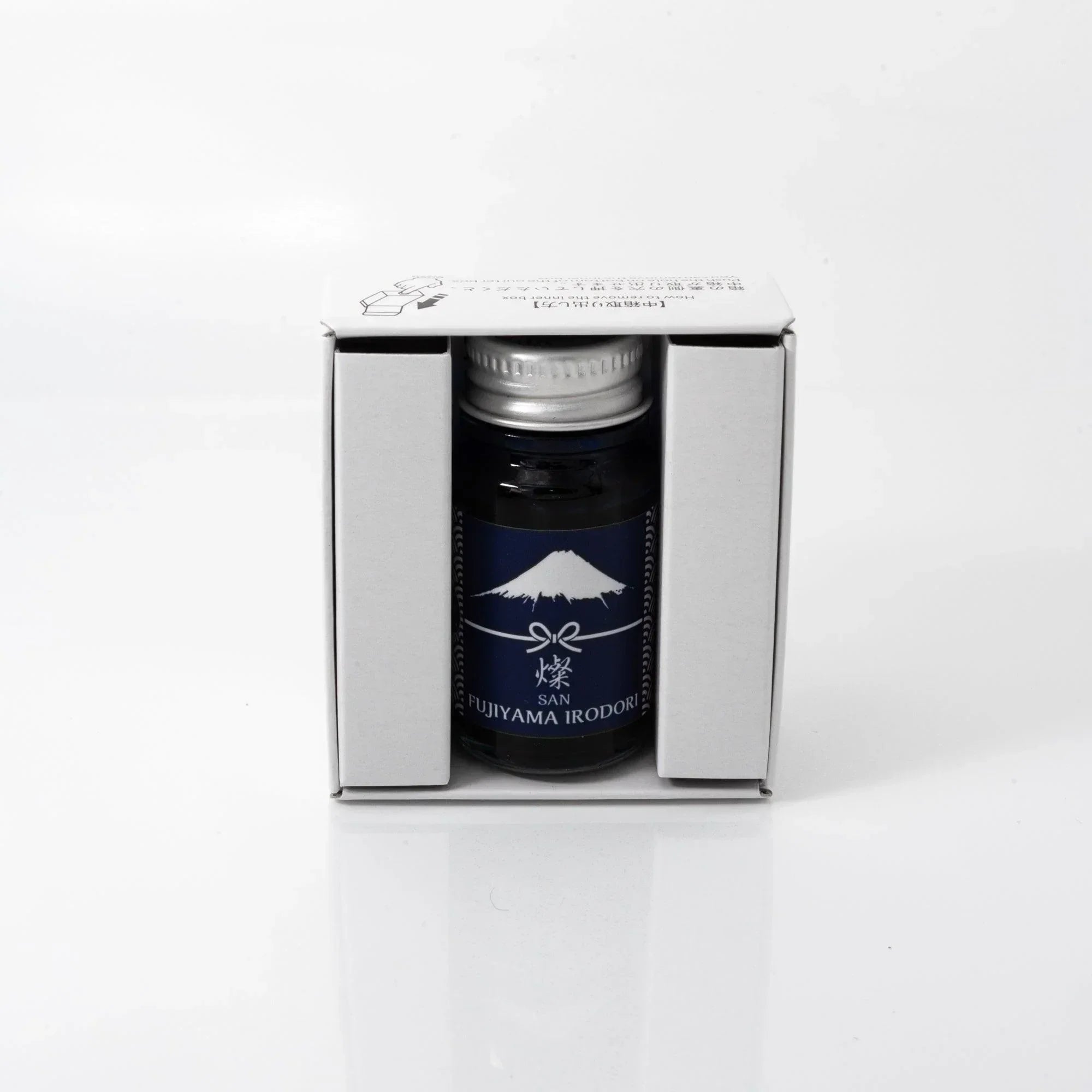 Writing sample created with FUJIYAMA IRODORI SAN fountain pen ink demonstrating rich dark blue color on paper nib