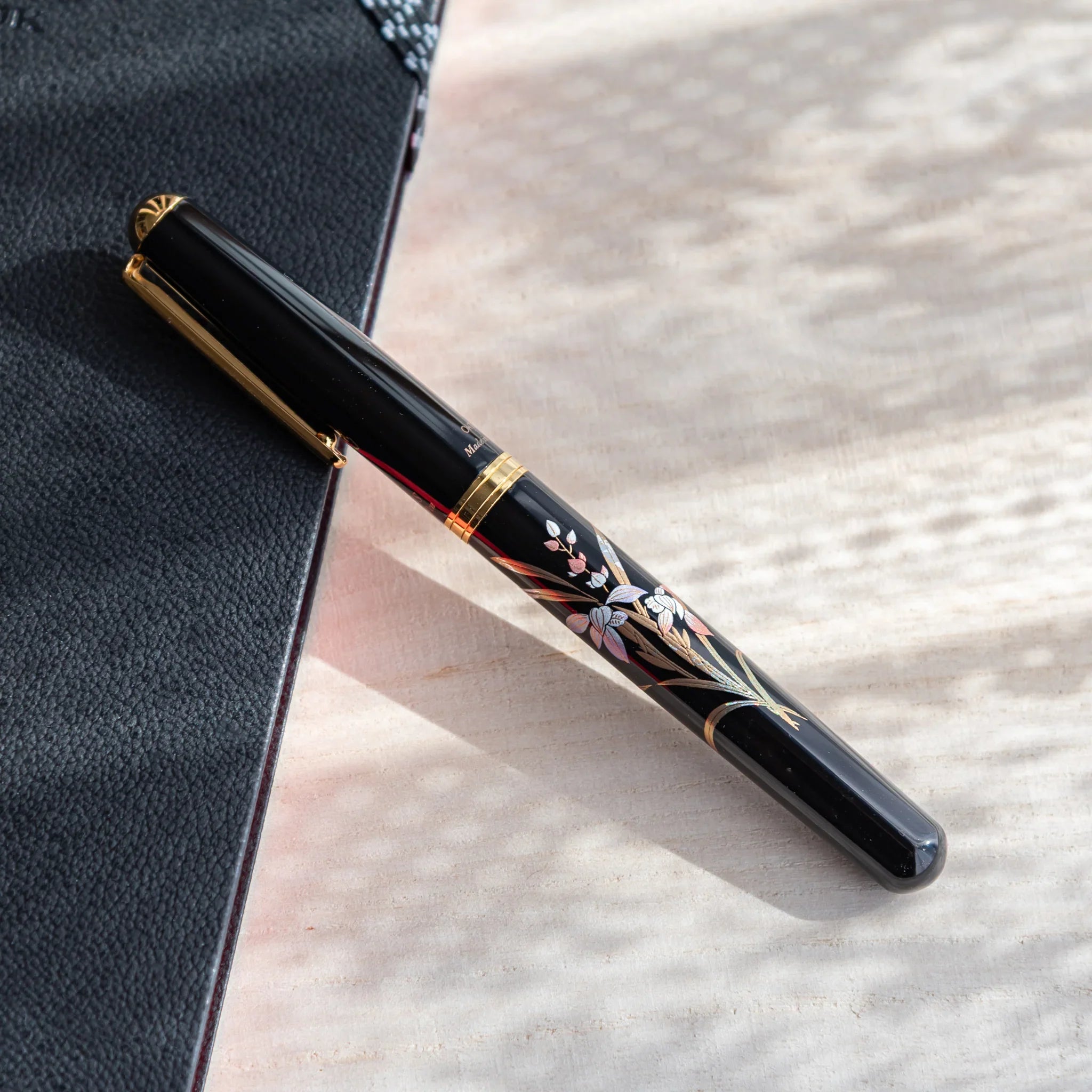 Orchid flower Yamanaka fountain pen with lacquer design shown in composition shown in composition product composition view