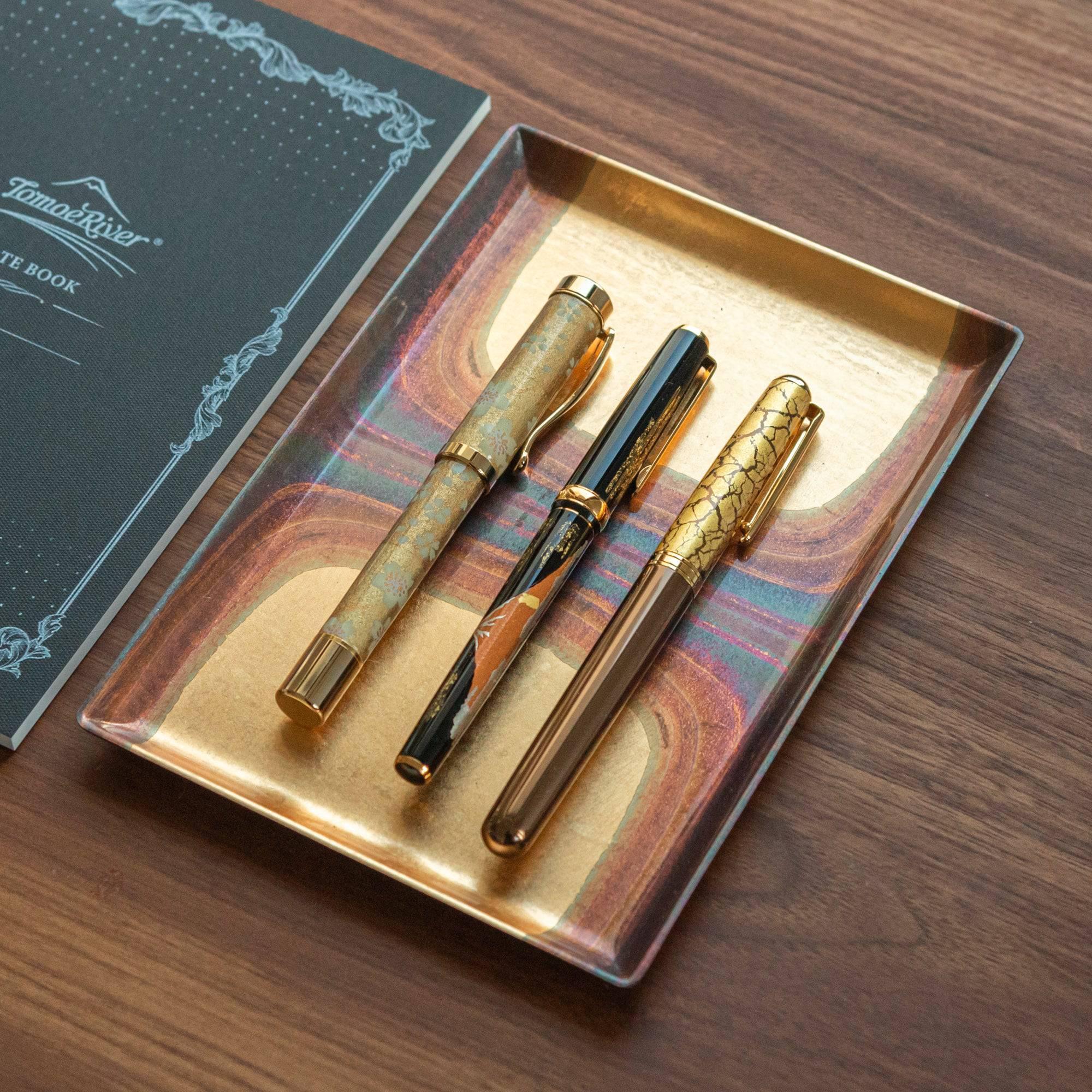 Mt Fuji fountain pen with fine gold leaf Makie lacquer artwork, authentic Japanese mountain craftsmanship