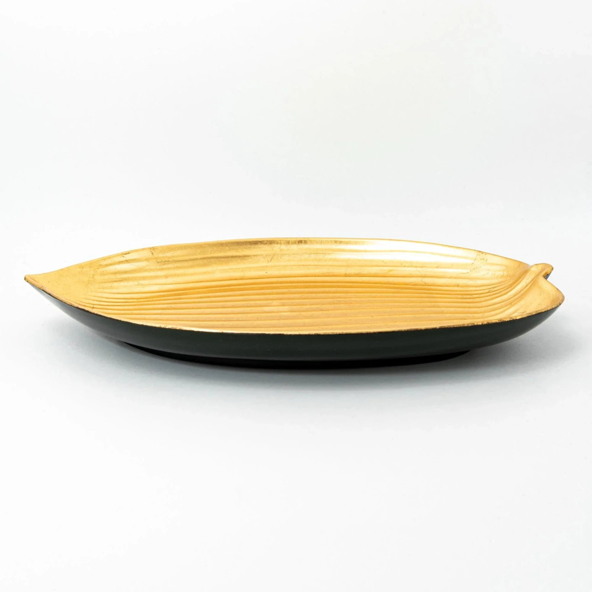 Echizen lacquer pen tray features bamboo leaf design with shimmering gold leaf inlay, refined for organizing writi