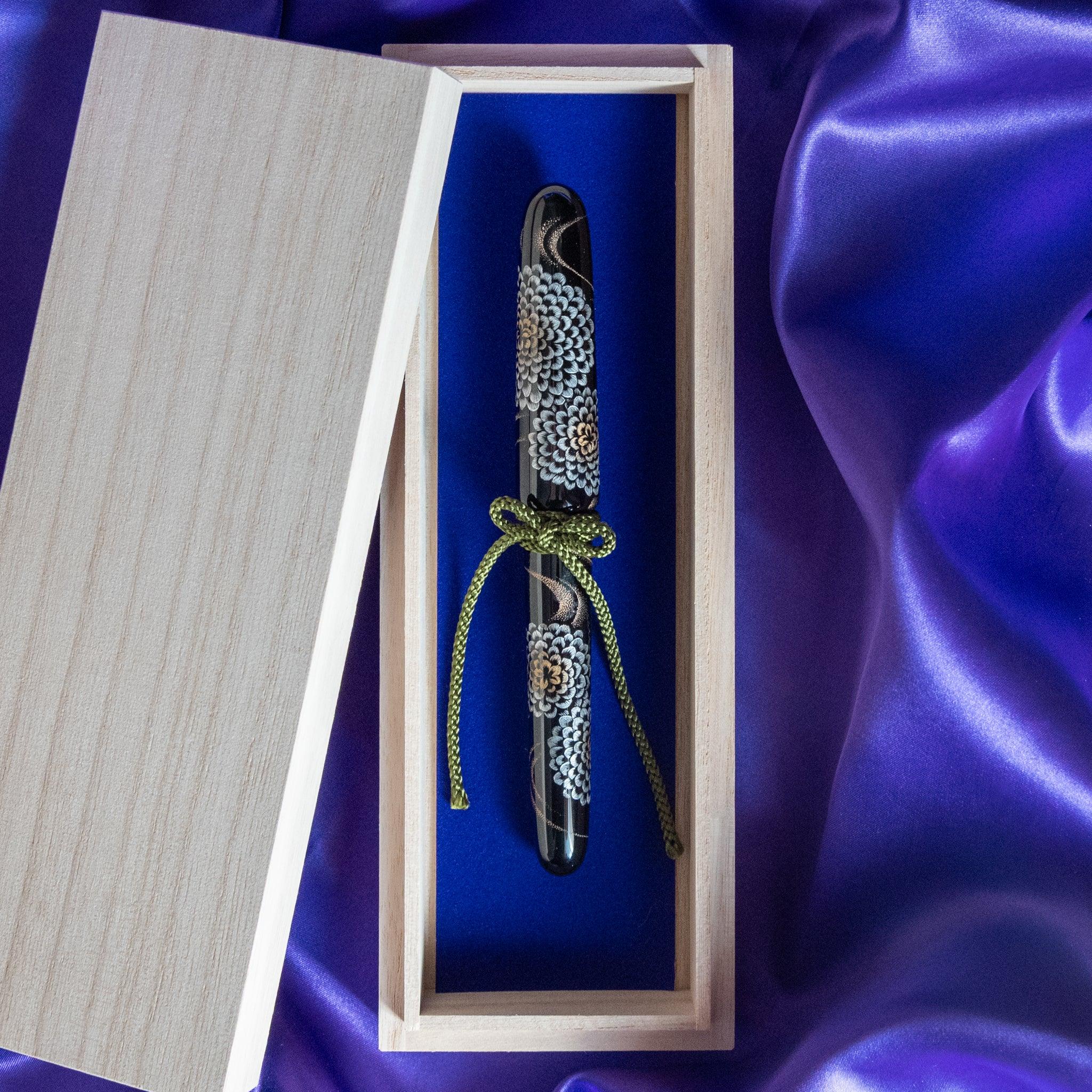 Chinkin Kikusui Echizen lacquered fountain pen in wooden gift box with blue silk showing product quality and design details
