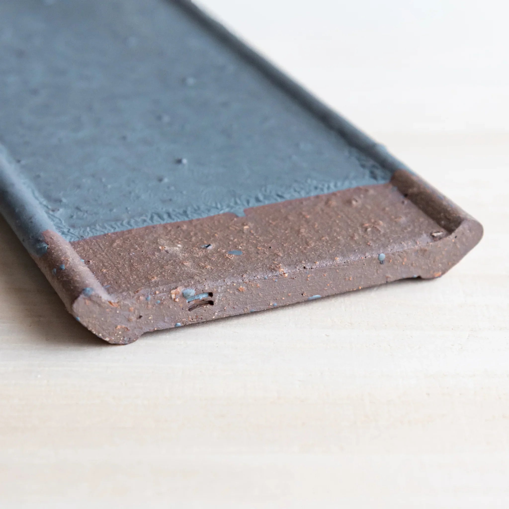 Echizen Kawara silver gray ceramic pen tray with four slots shown in composition shown composition product composition view