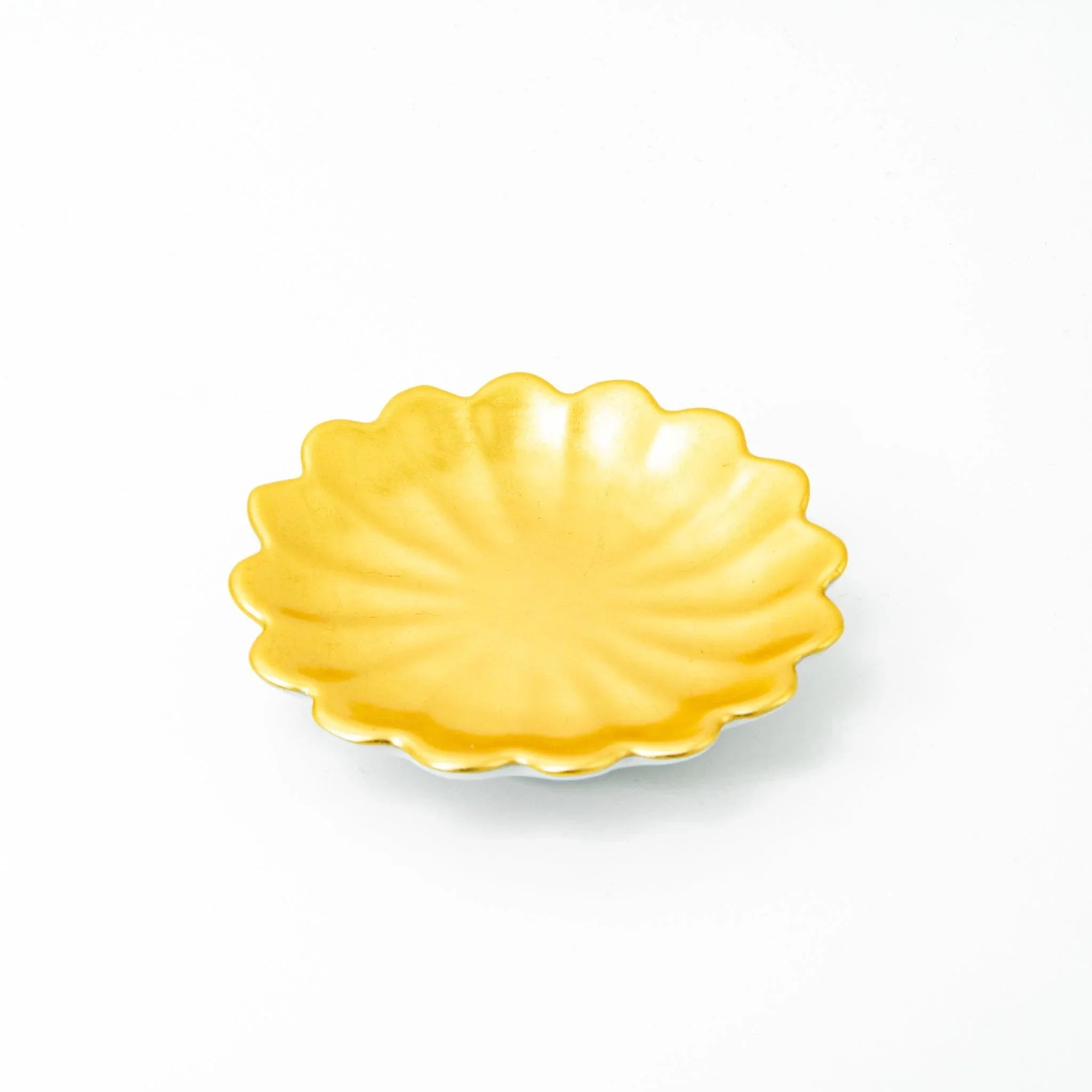 Gold leaf chrysanthemum pen holder top angle with ornate kiku design and gold accents, Japanese lacquer craftsmanship