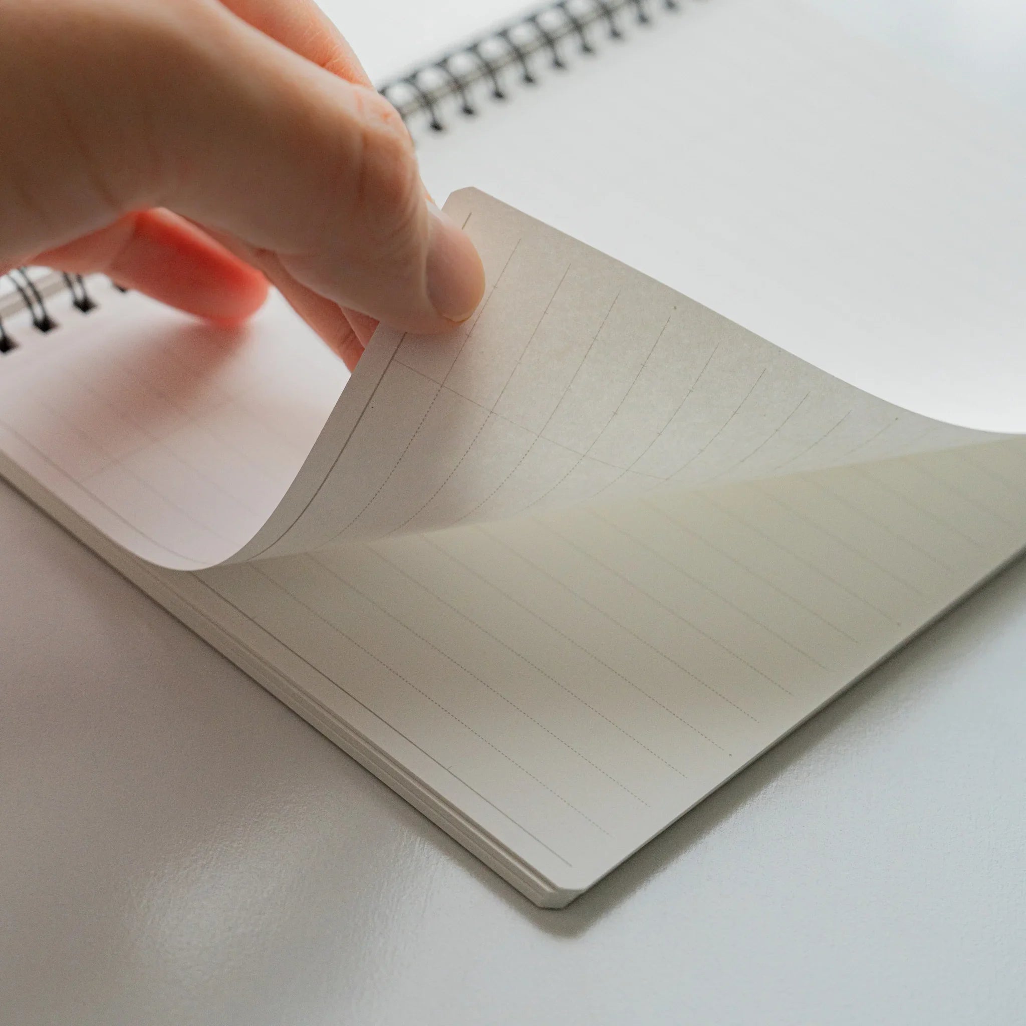 Maruman Mnemosyne notebook, detail shot of line spacing and ruling, Japanese Mnemosyne notepad with fountain pen-friendly