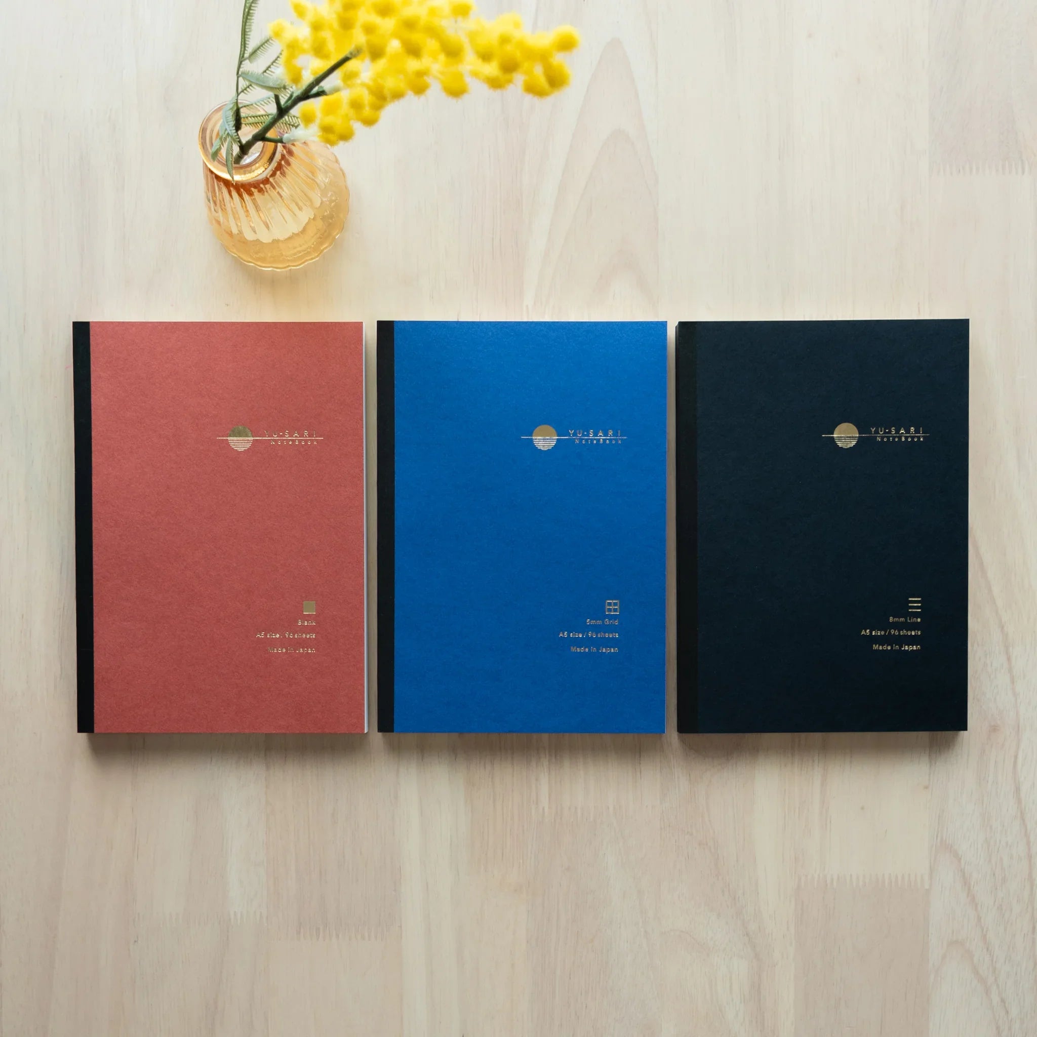 YU-SARI Fountain Pen Notebook, texture and surface detail focus providing full visual representation and product details