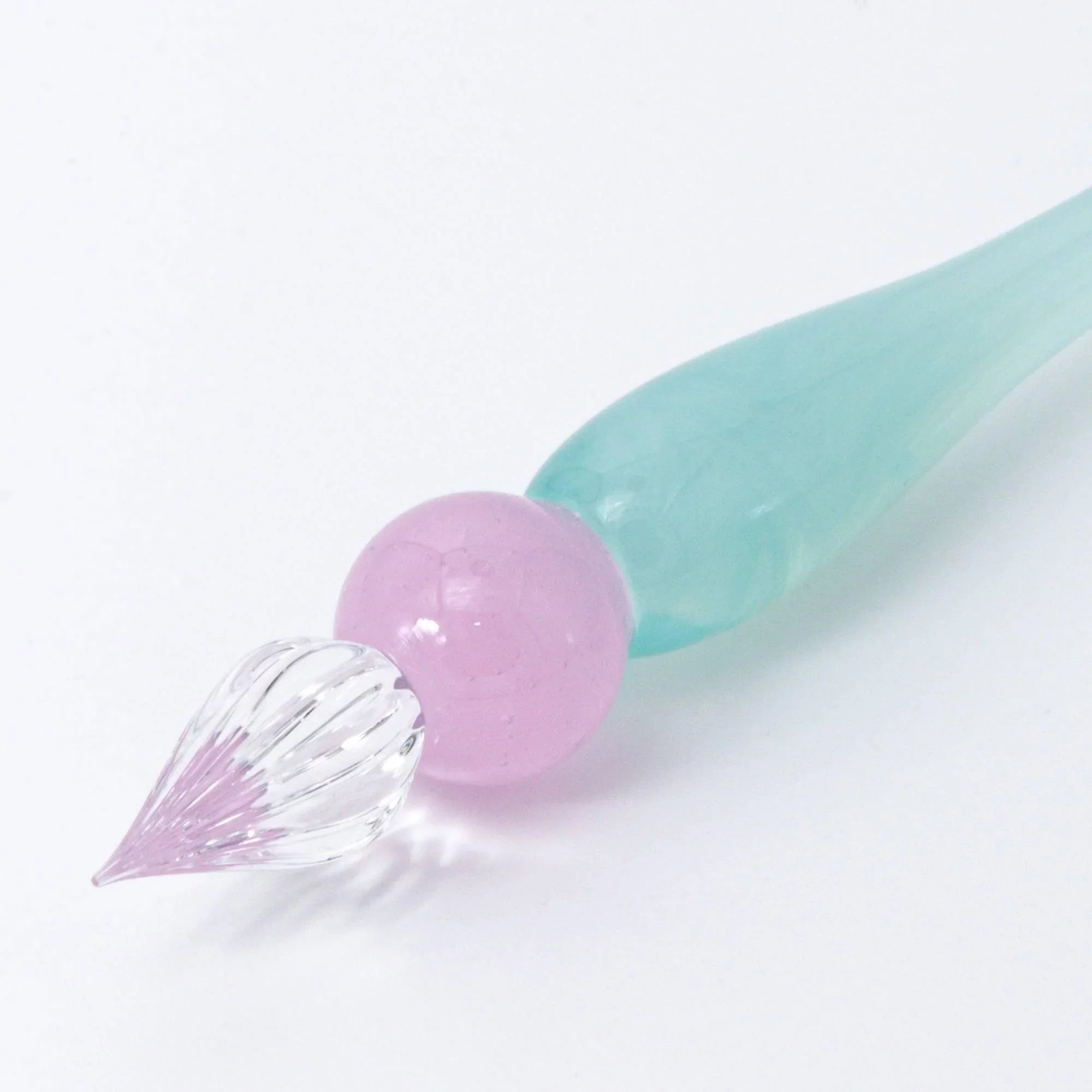 Glamorous Short Kikirara glass dip pen close-up showing fluted glass nib design with pink bead and mint handle